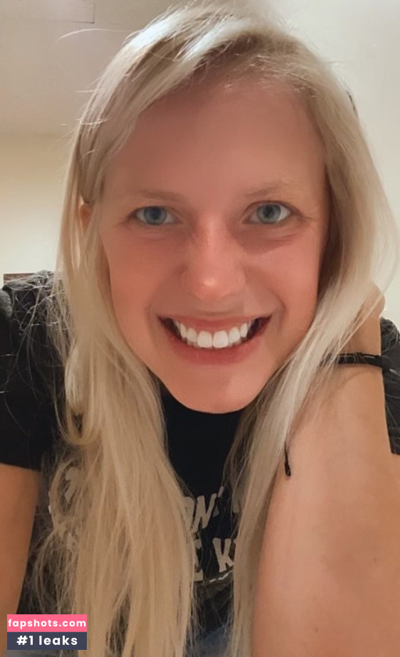 LovelyRaeVIP gallery photo #2