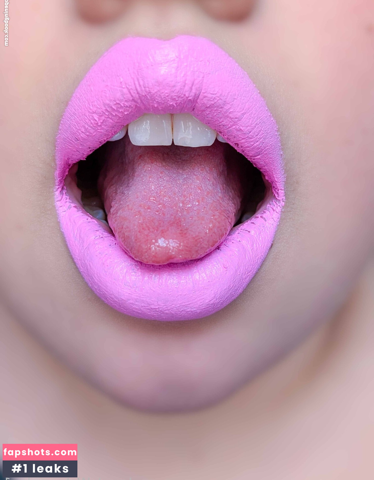 LovelyWatermelon1 nude babe gallery