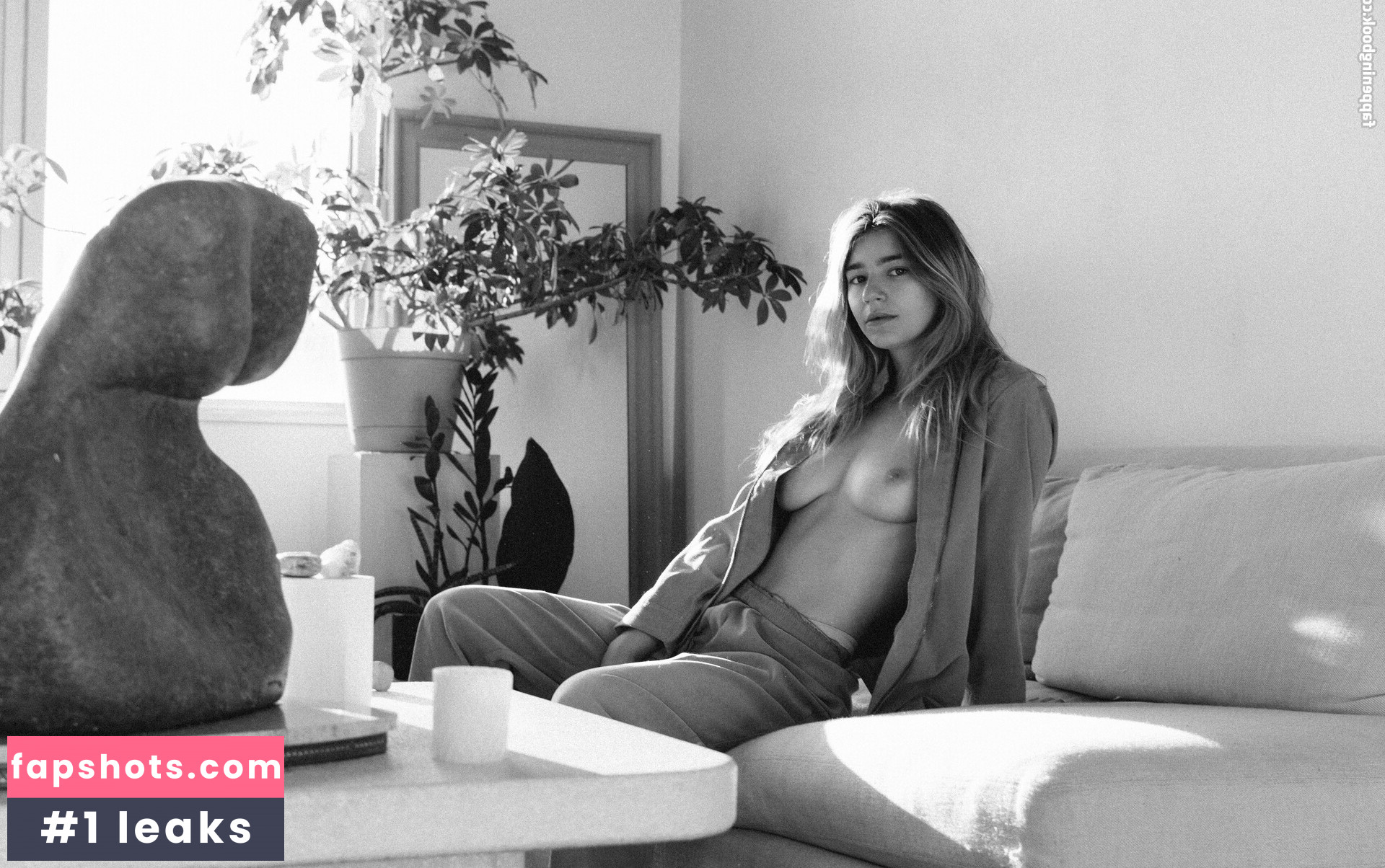 Lowkee Karlee gallery photo #3