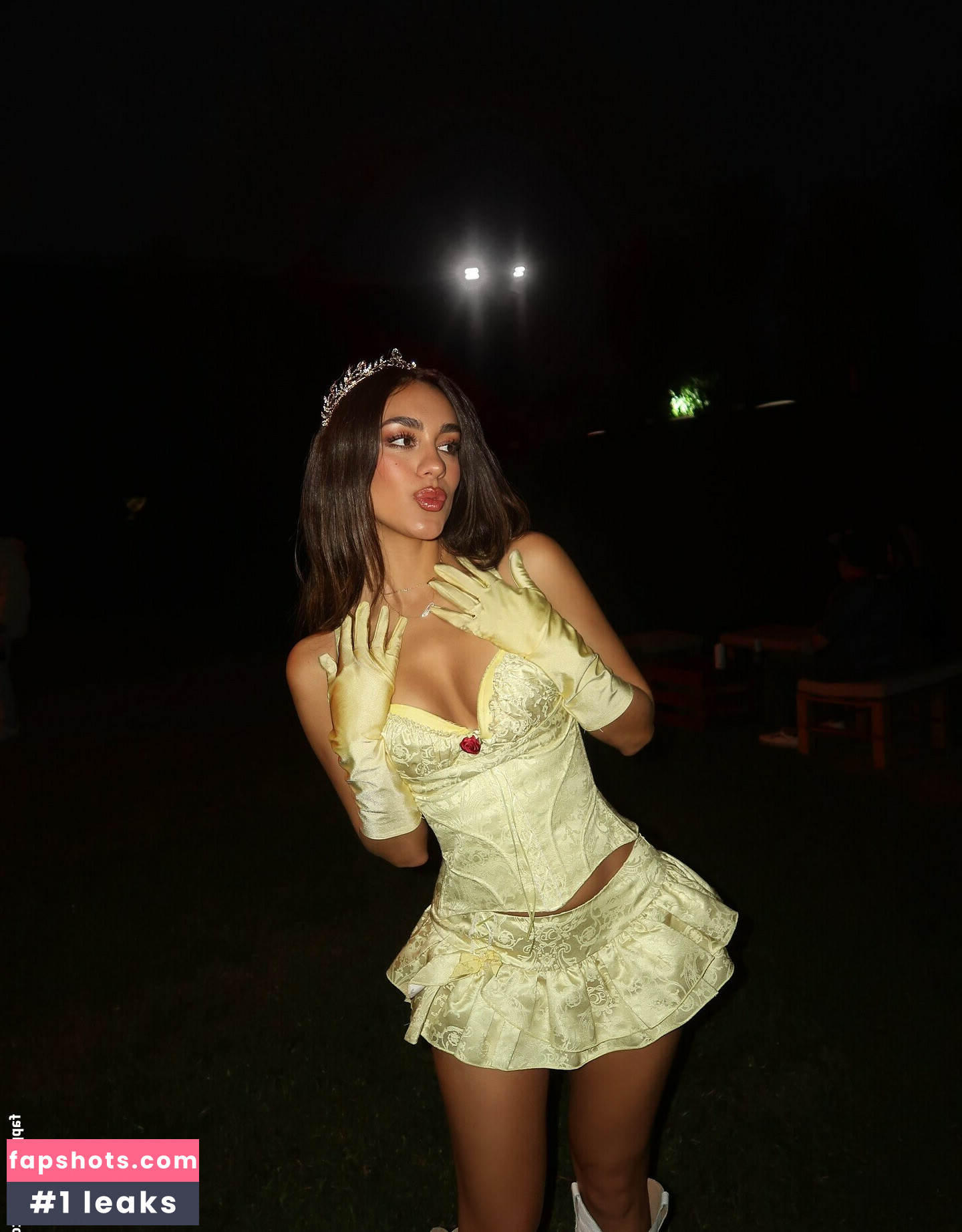 Luana Barron gallery photo #17