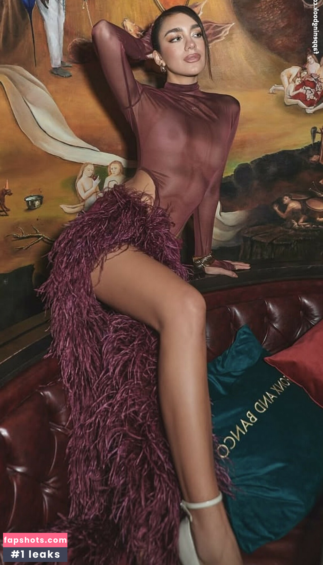 Luana Barron gallery photo #23