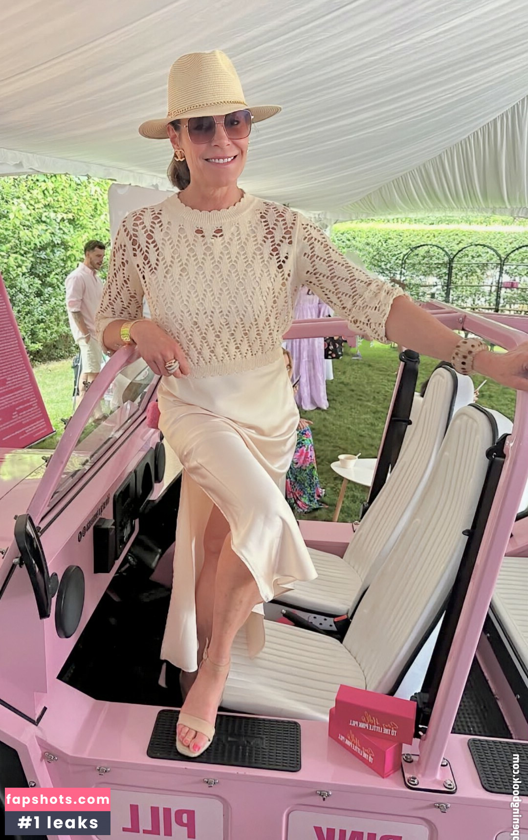 Luann de Lesseps Nahé úniky fotek pouze od fanoušků #4 - Fapshots