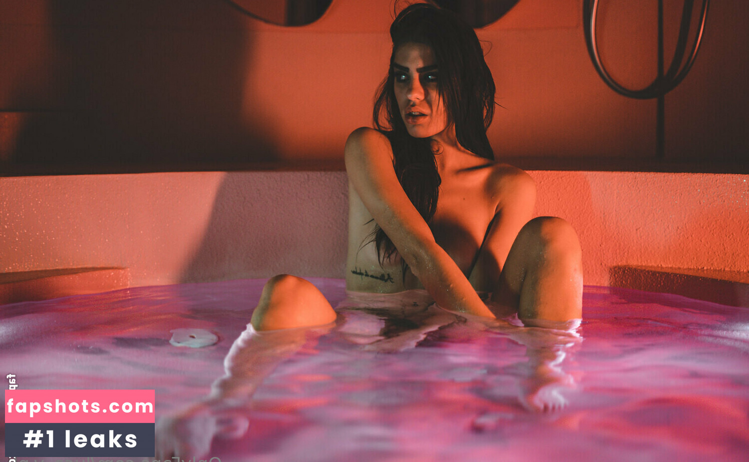 luca_v.ph nude babe gallery