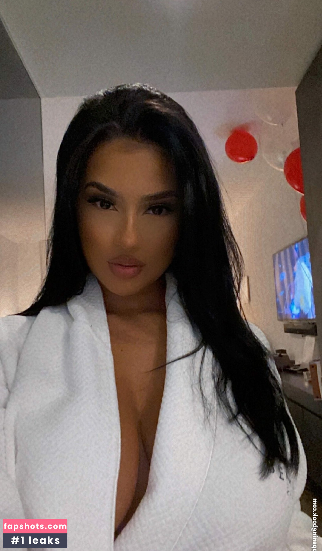 Lucero Crystal gallery photo #27