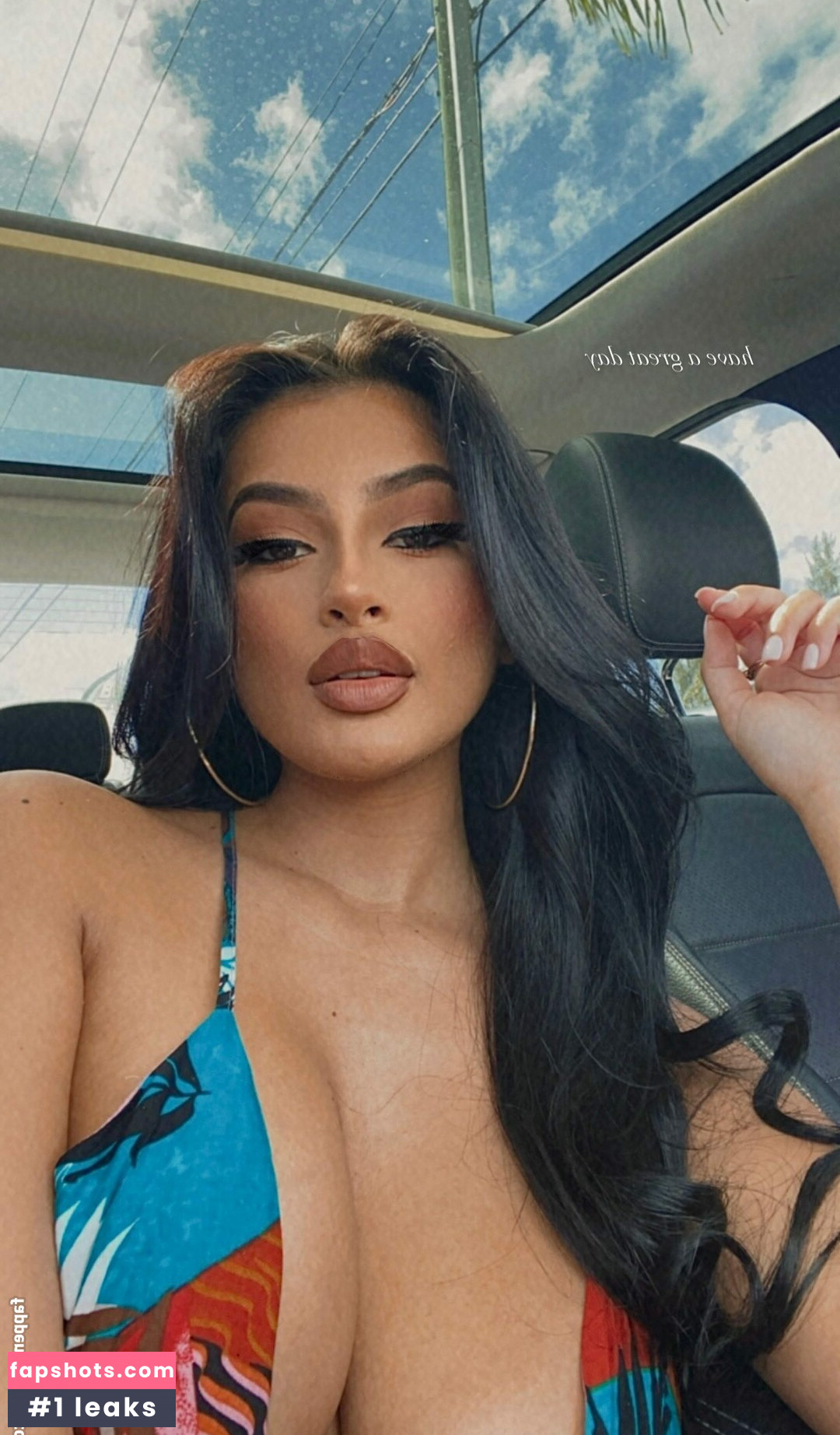 Lucero Crystal gallery photo #29