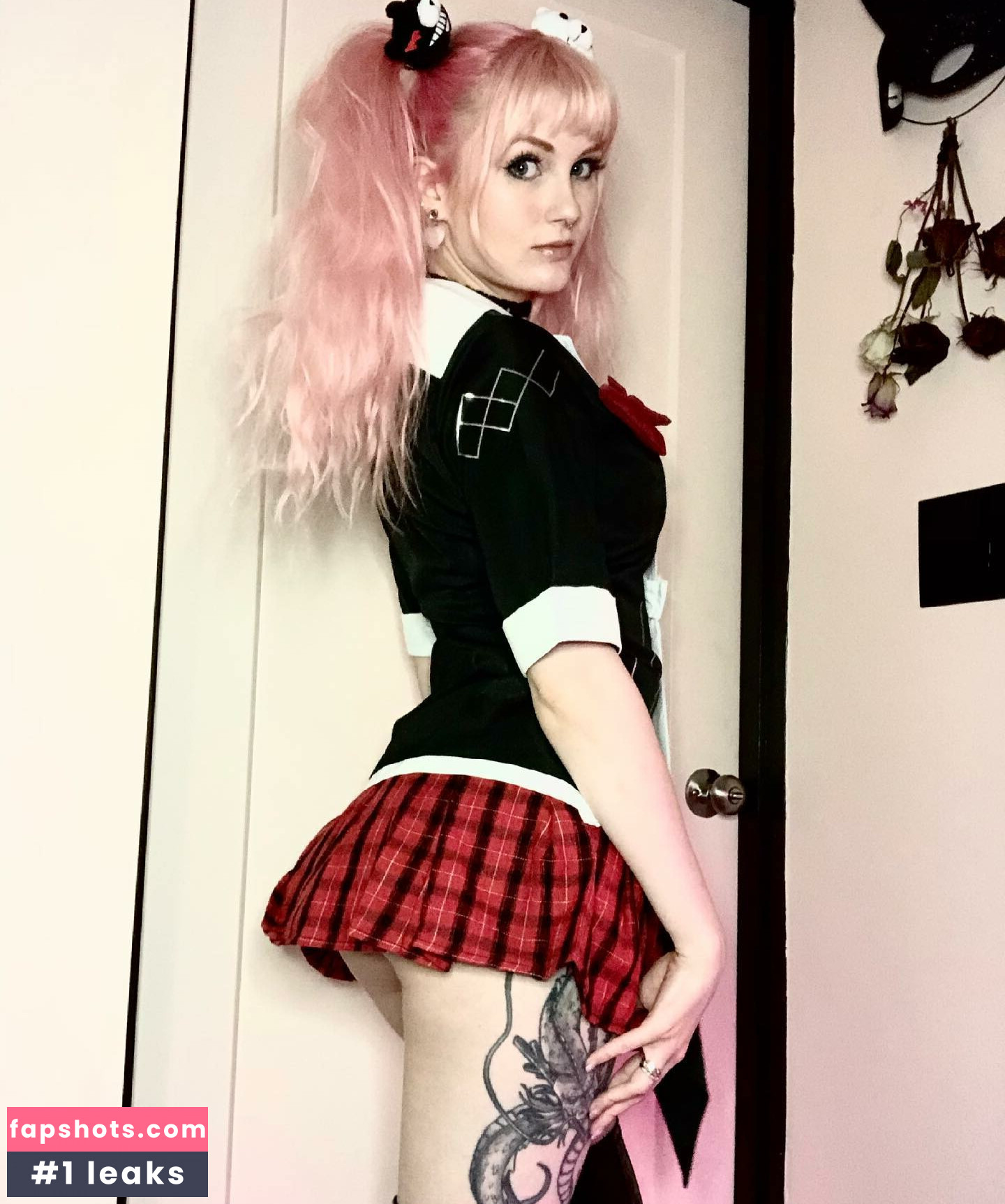 Luci Fallen gallery photo #3