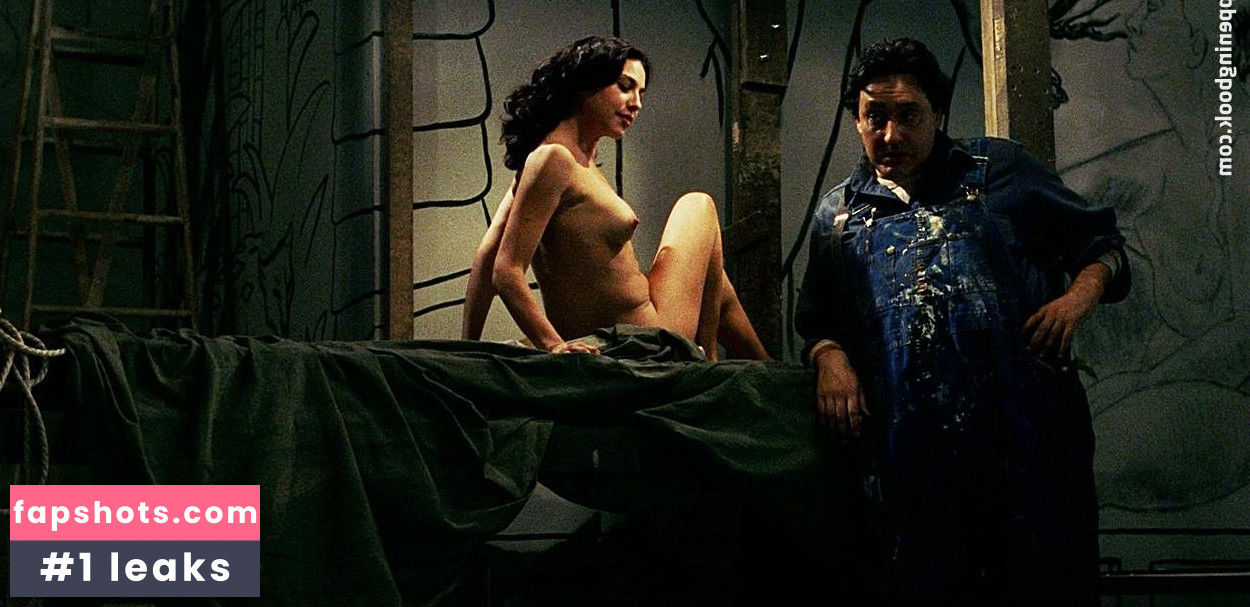 Lucia Bravo nude babe gallery