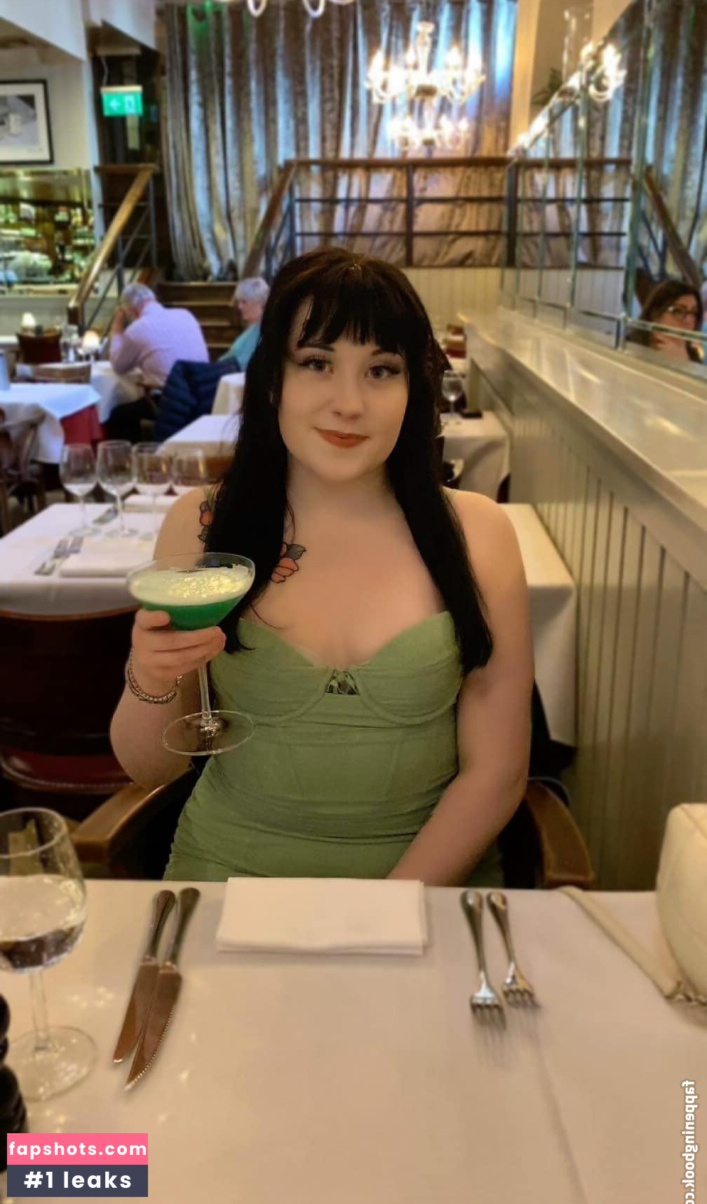 Lucia Lee gallery photo #3