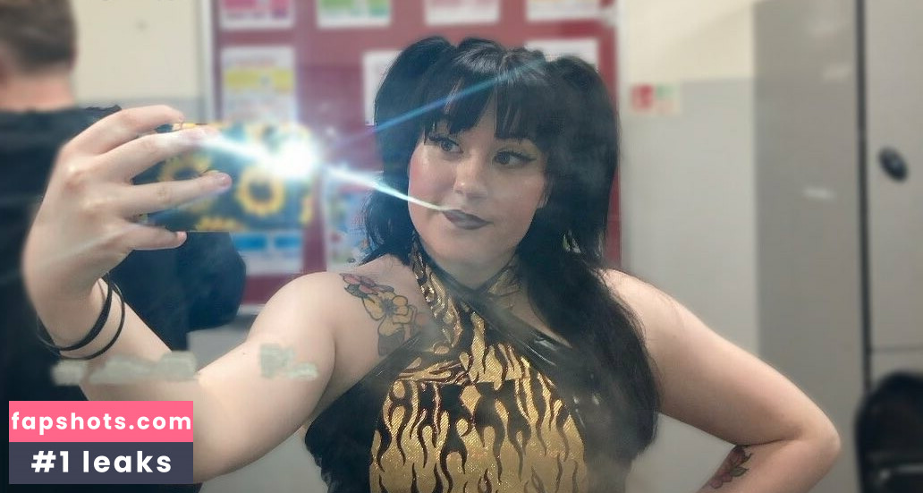 Lucia Lee gallery photo #7