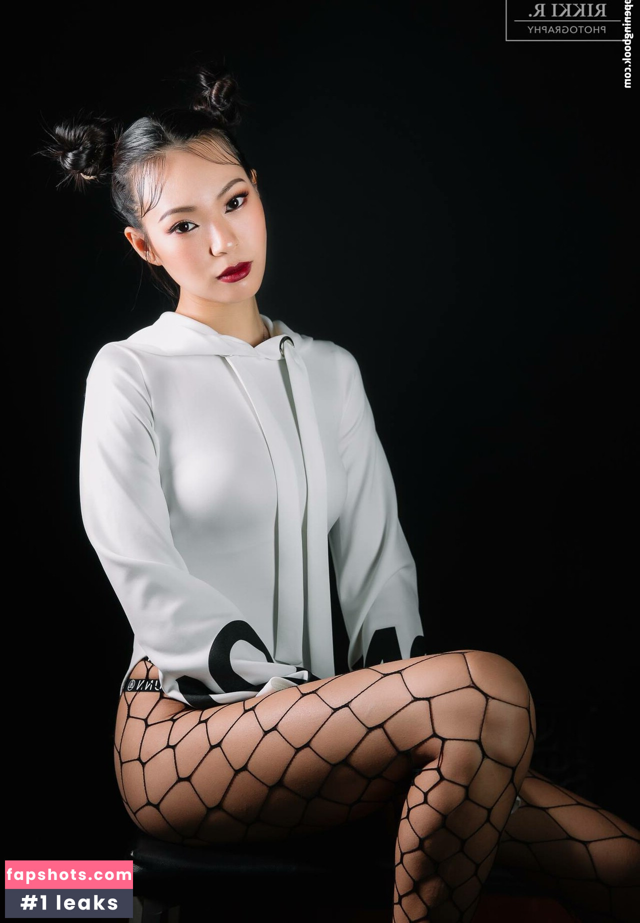 Lucia Liu nude babe gallery