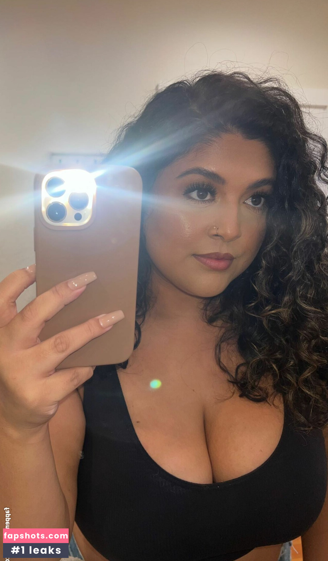 Lucia Yanez gallery photo #2