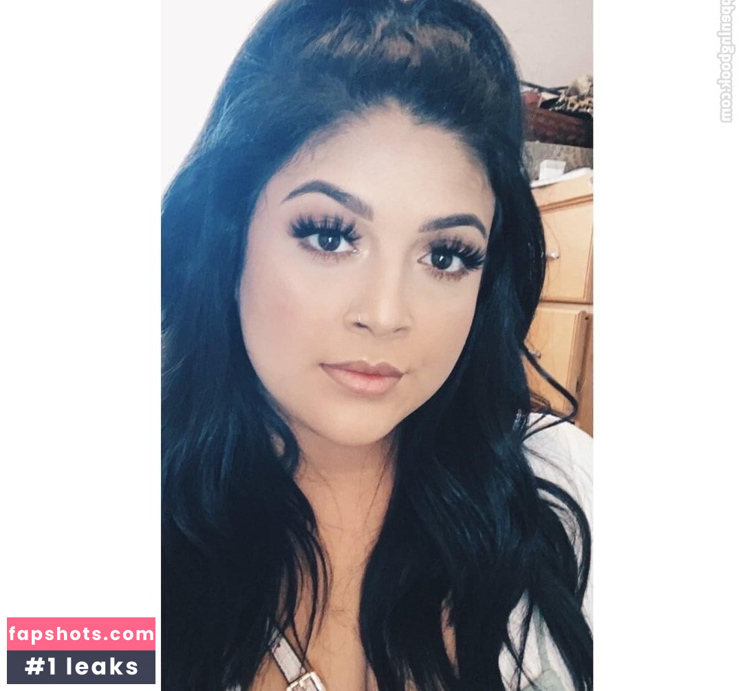 Lucia Yanez gallery photo #18