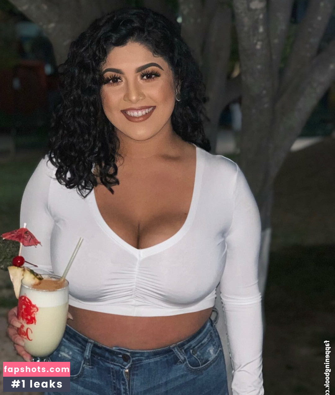 Lucia Yanez gallery photo #19