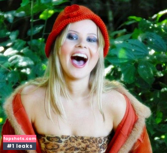 Luciana Cremonez gallery photo #15