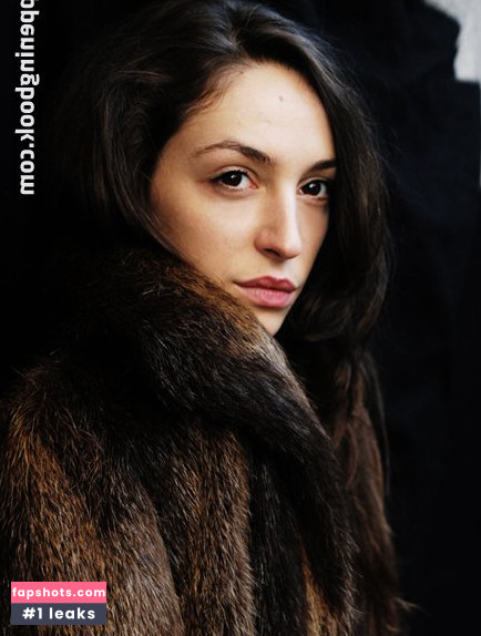 Lucie Aron gallery photo #7