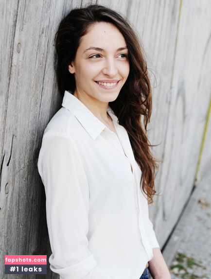 Lucie Aron gallery photo #8