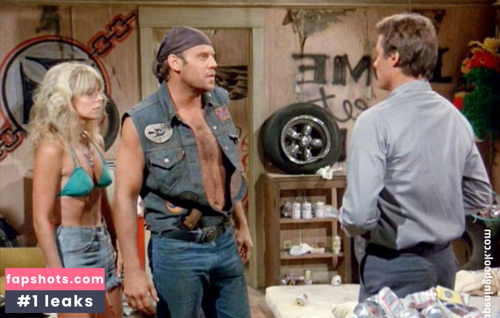 Lucinda Crosby nude babe gallery