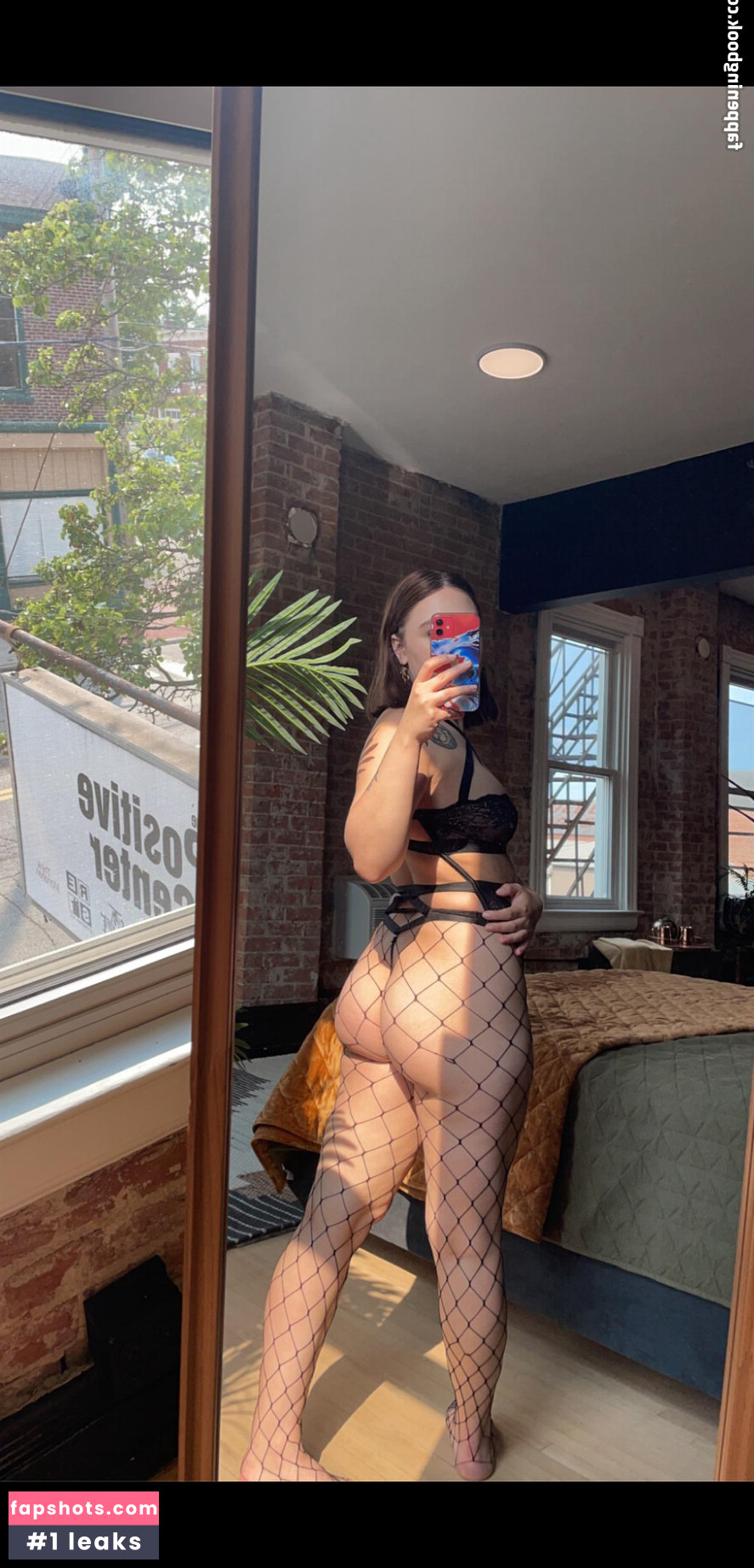 Luciouslexoxo nude babe gallery