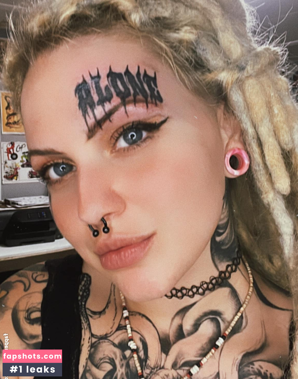 luckylou_666 nude babe gallery