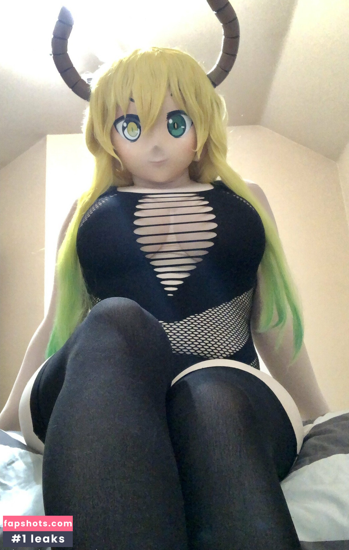 lucoakig nude babe gallery