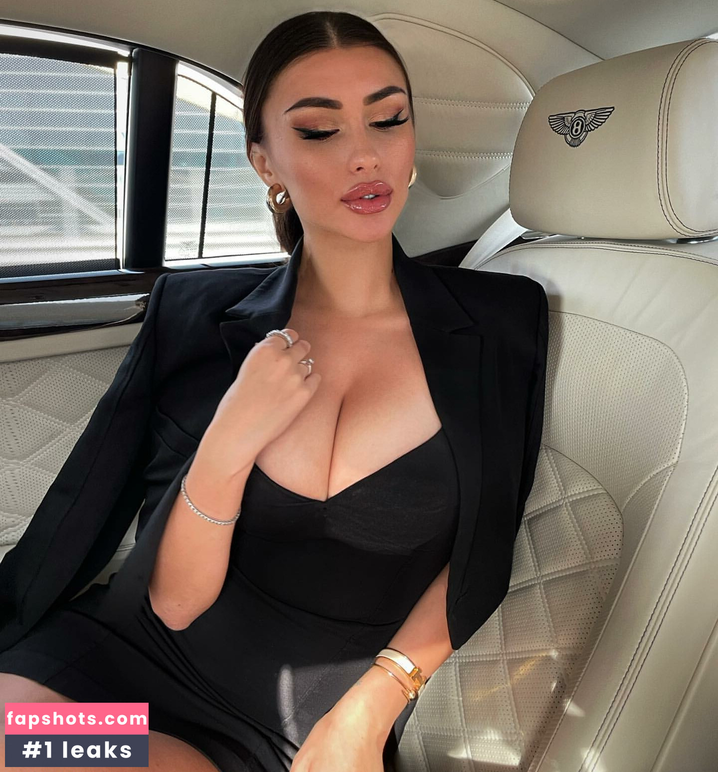 Lucrezia De Lellis gallery photo #14