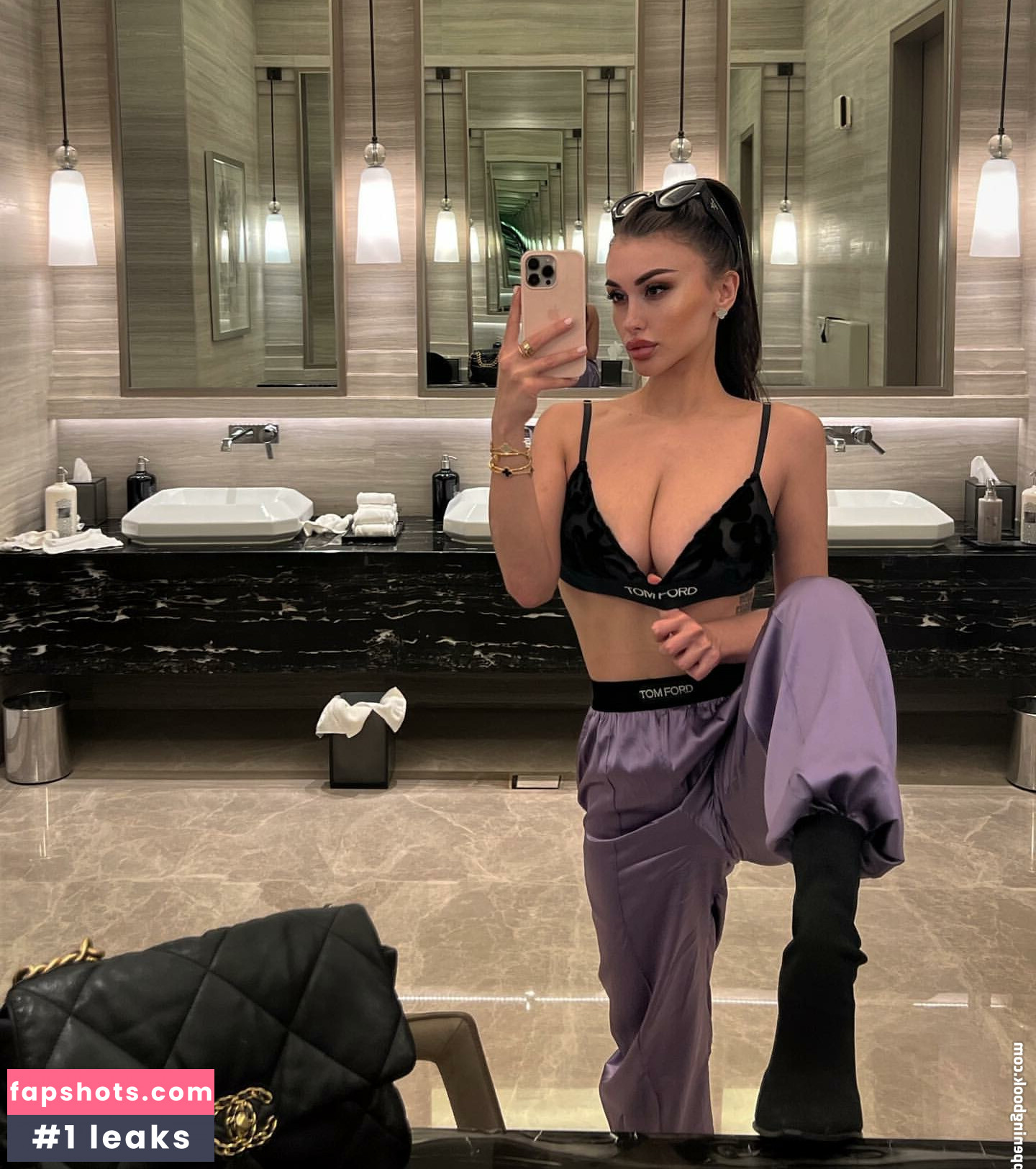 Lucrezia De Lellis gallery photo #22