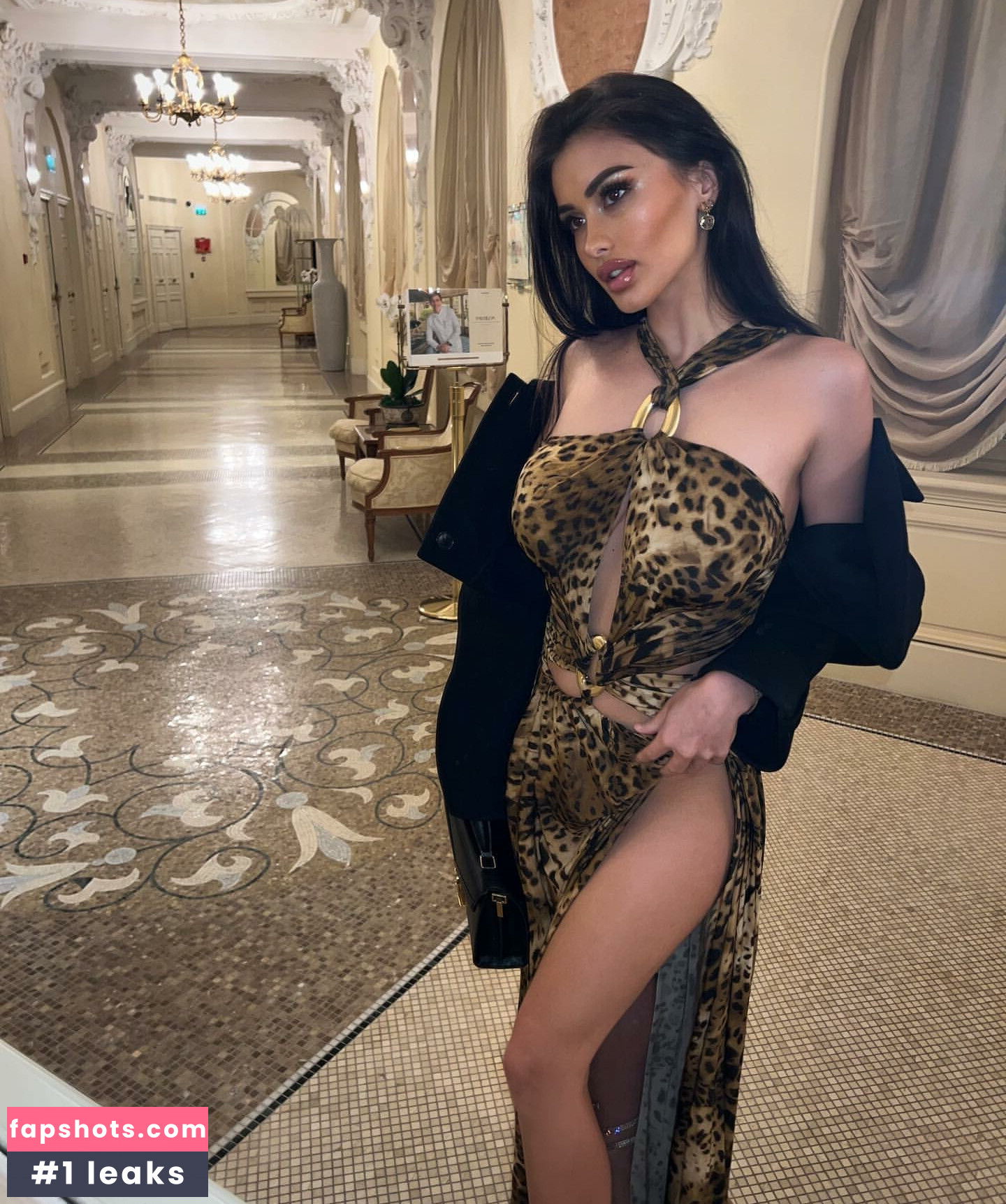 Lucrezia De Lellis gallery photo #8