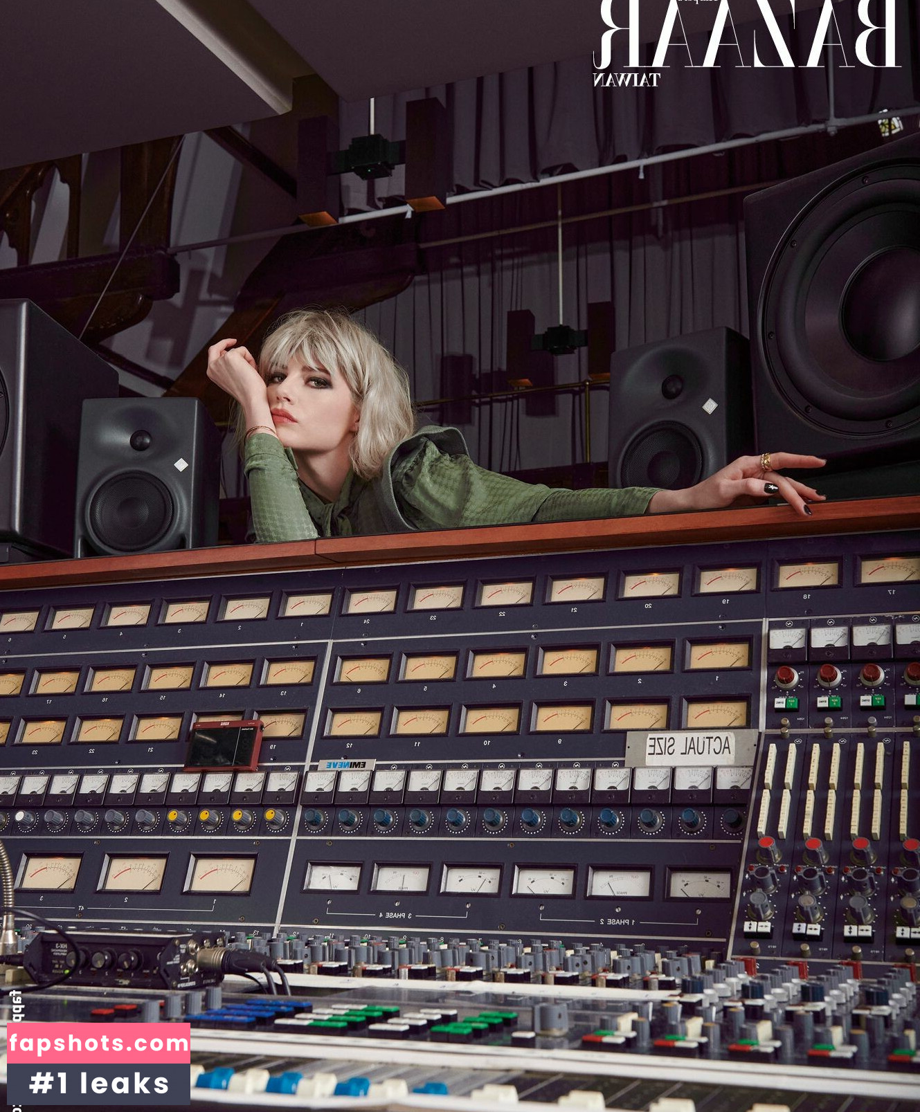 Lucy Boynton Filtración Desnuda OnlyFans Foto #25 - Fapshots