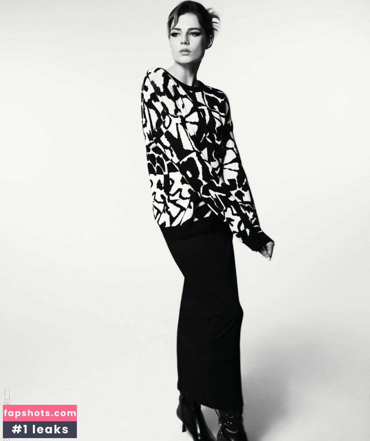 Lucy Boynton Filtración Desnuda OnlyFans Foto #38 - Fapshots