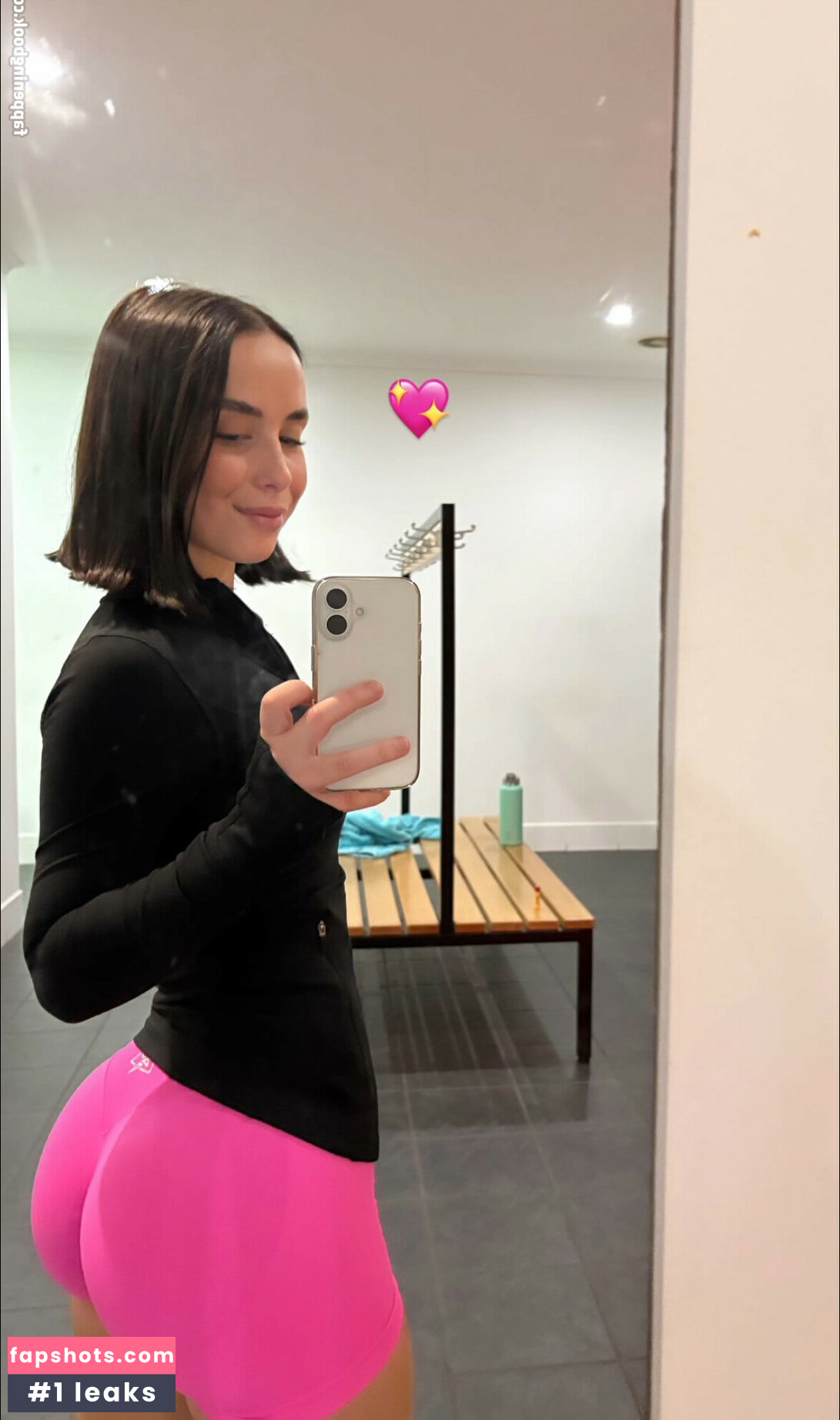 Lucy Carman nude babe gallery