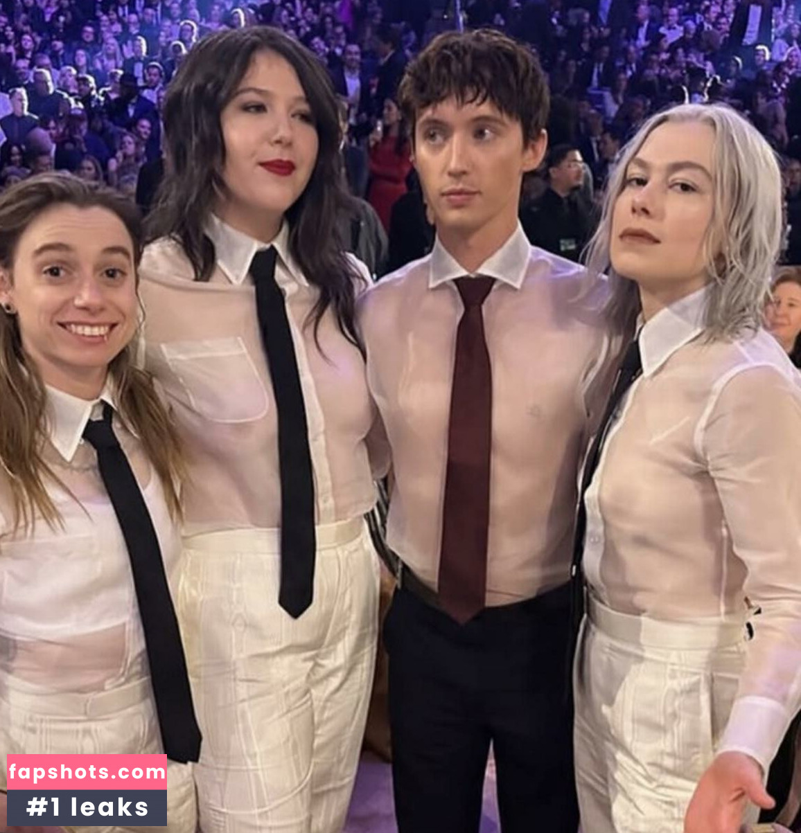 Lucy Dacus nude babe gallery