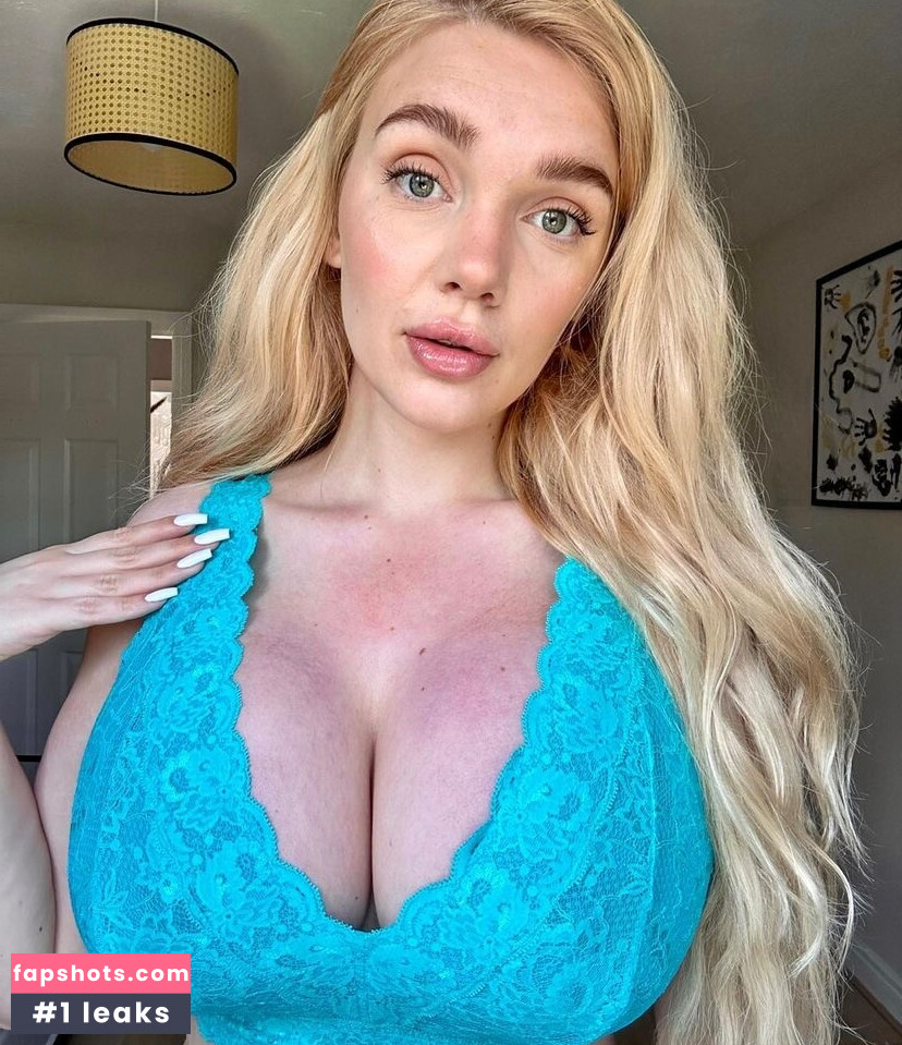 Lucy Dawson gallery photo #13