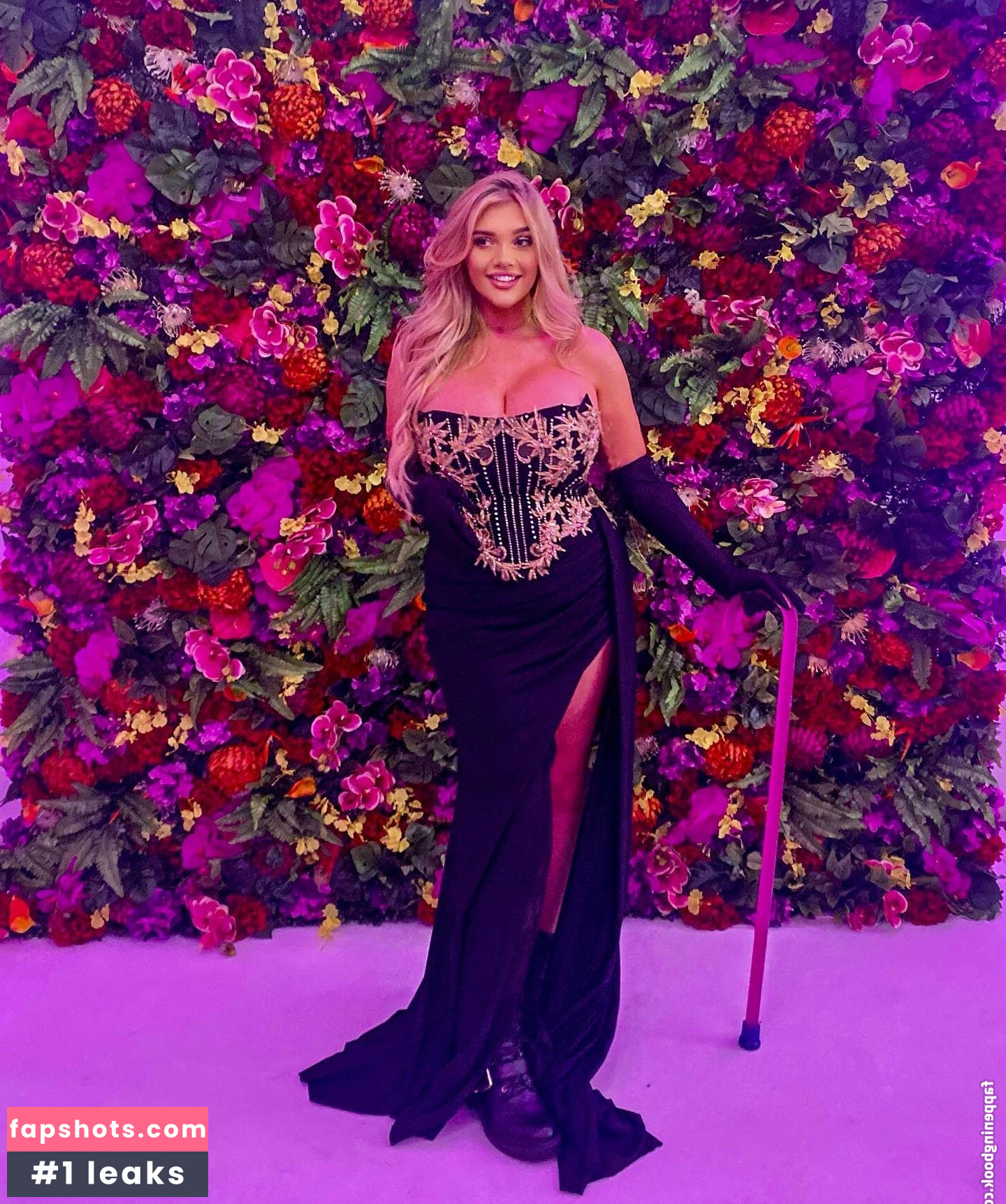 Lucy Dawson gallery photo #15