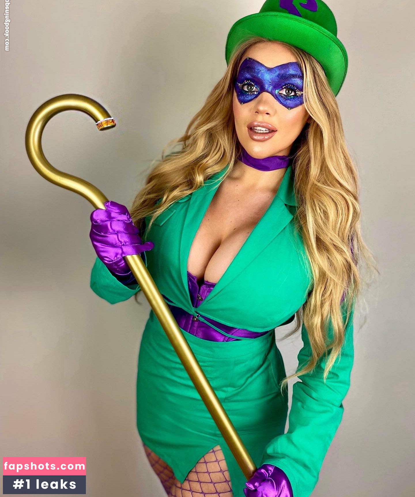 Lucy Dawson gallery photo #18