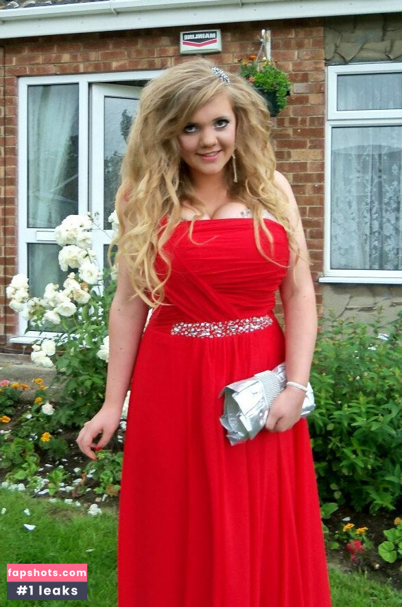 Lucy Dawson gallery photo #20