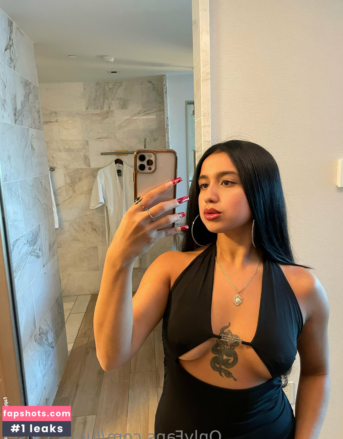 Lucy Garcia nude babe gallery