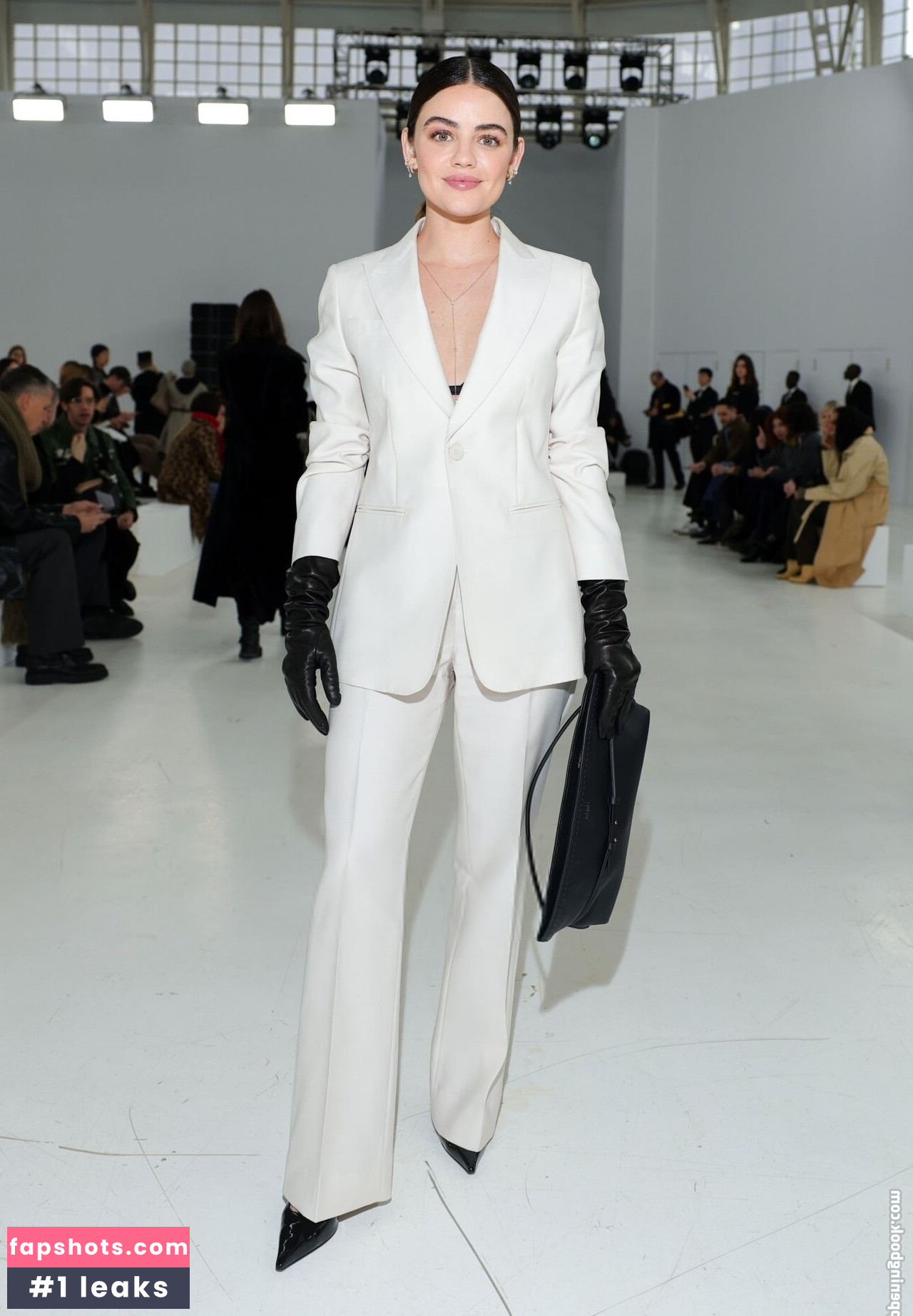 Lucy Hale Nahé úniky fotek pouze od fanoušků #165 - Fapshots