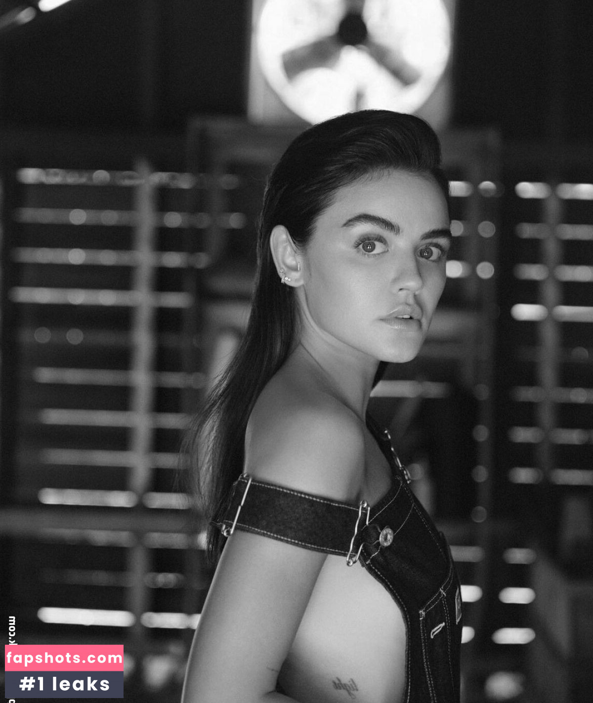 Lucy Hale Nahé úniky fotek pouze od fanoušků #234 - Fapshots