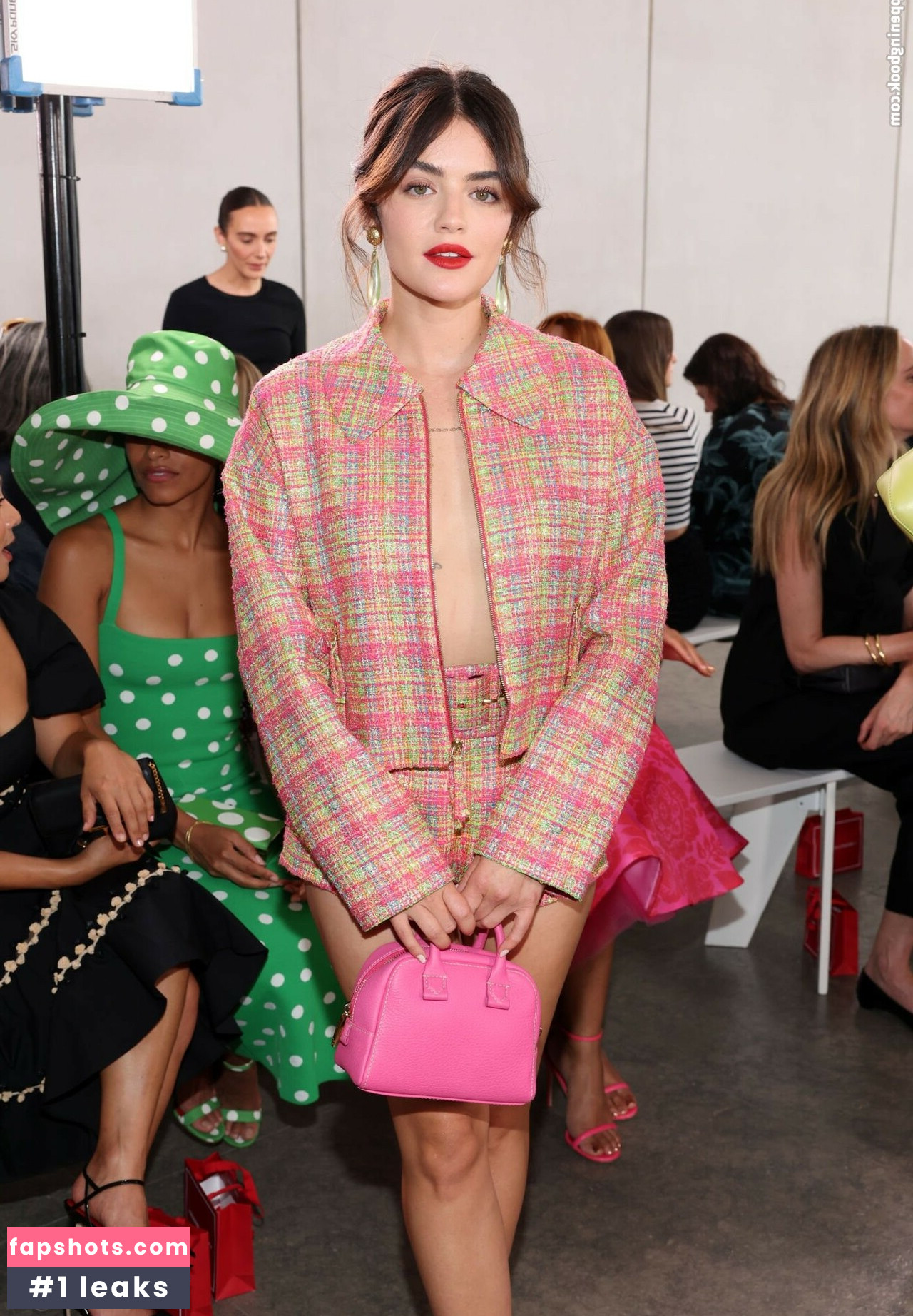 Lucy Hale Nahé úniky fotek pouze od fanoušků #235 - Fapshots