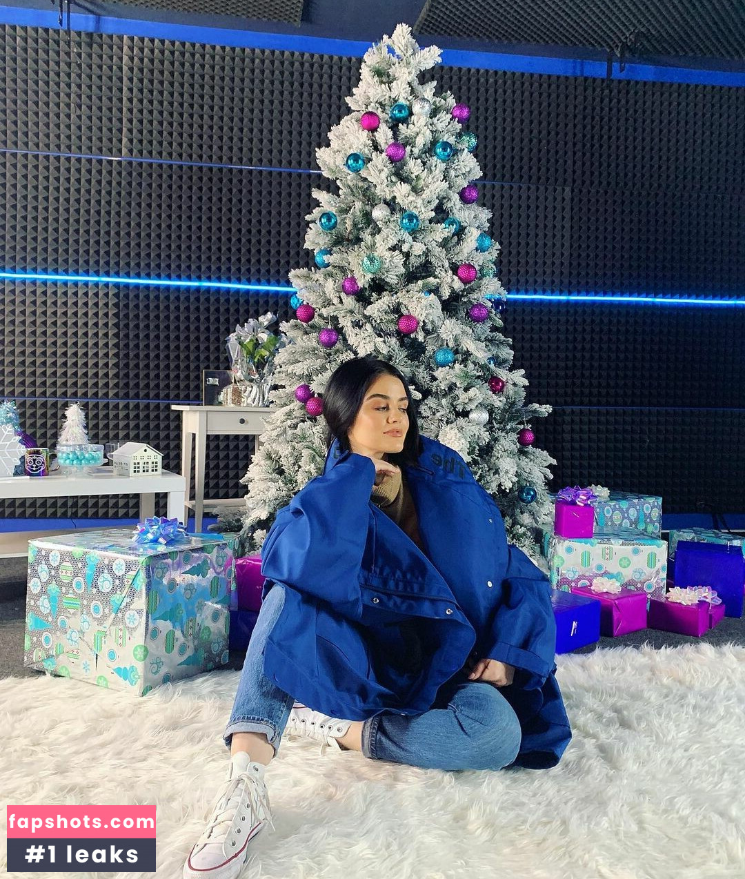 Lucy Hale Nahé úniky fotek pouze od fanoušků #280 - Fapshots