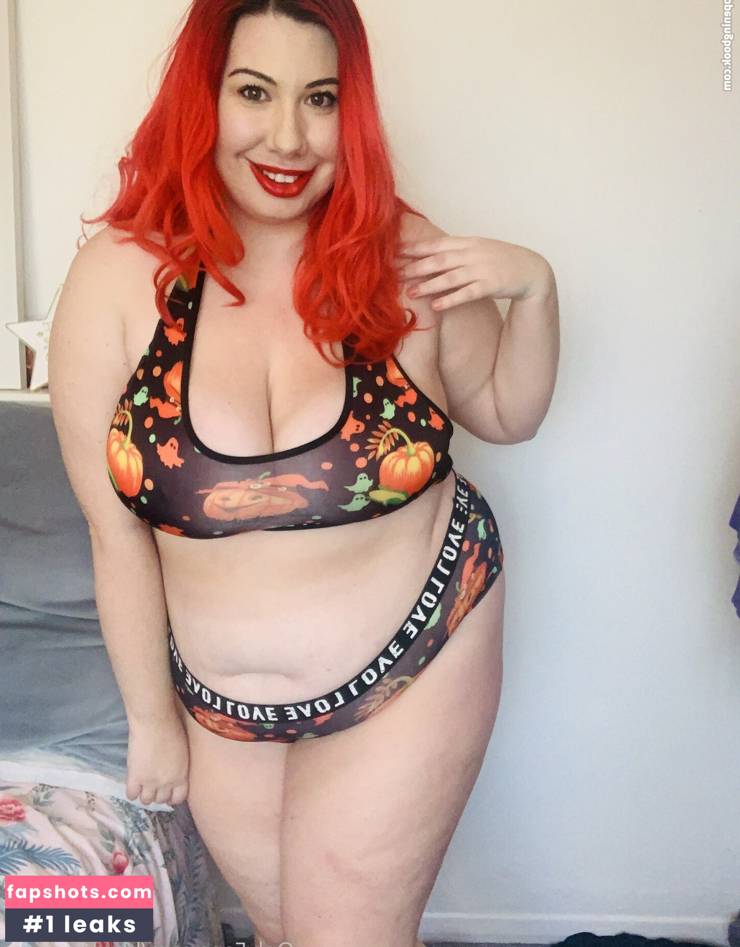 lucy-jones gallery photo #54