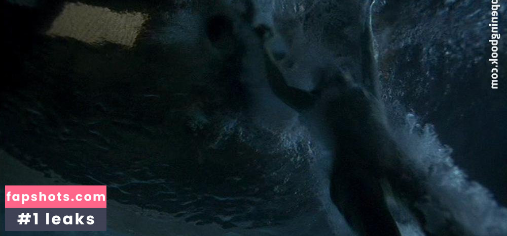 Lucy Lawless gallery photo #101