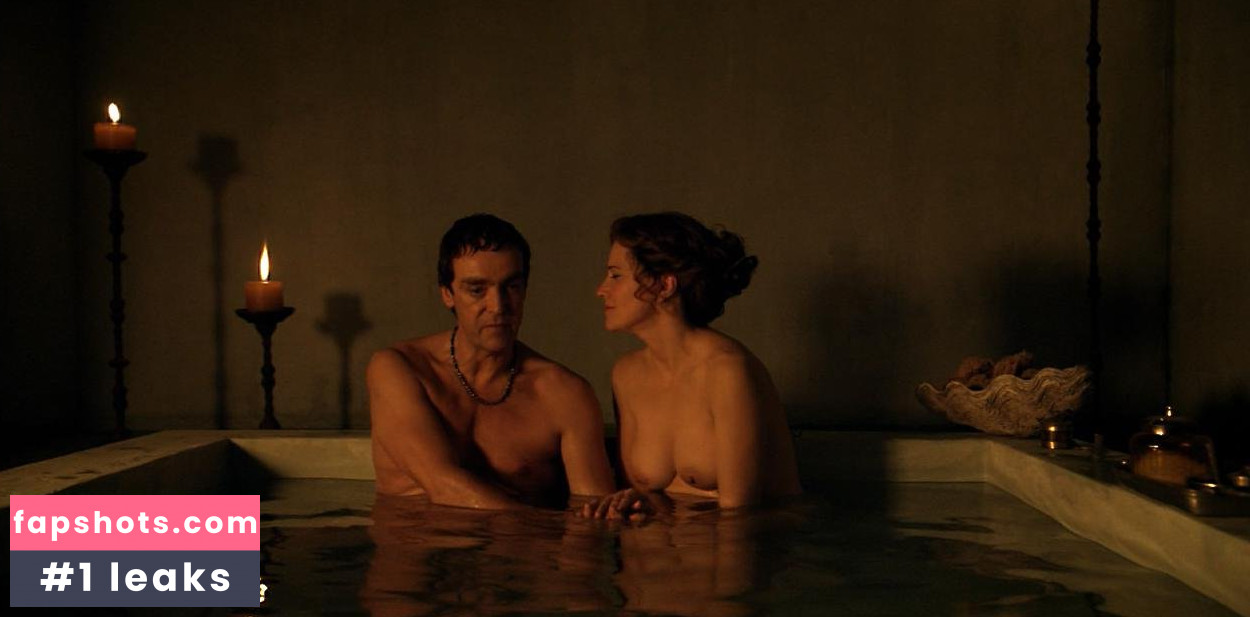 Lucy Lawless gallery photo #104