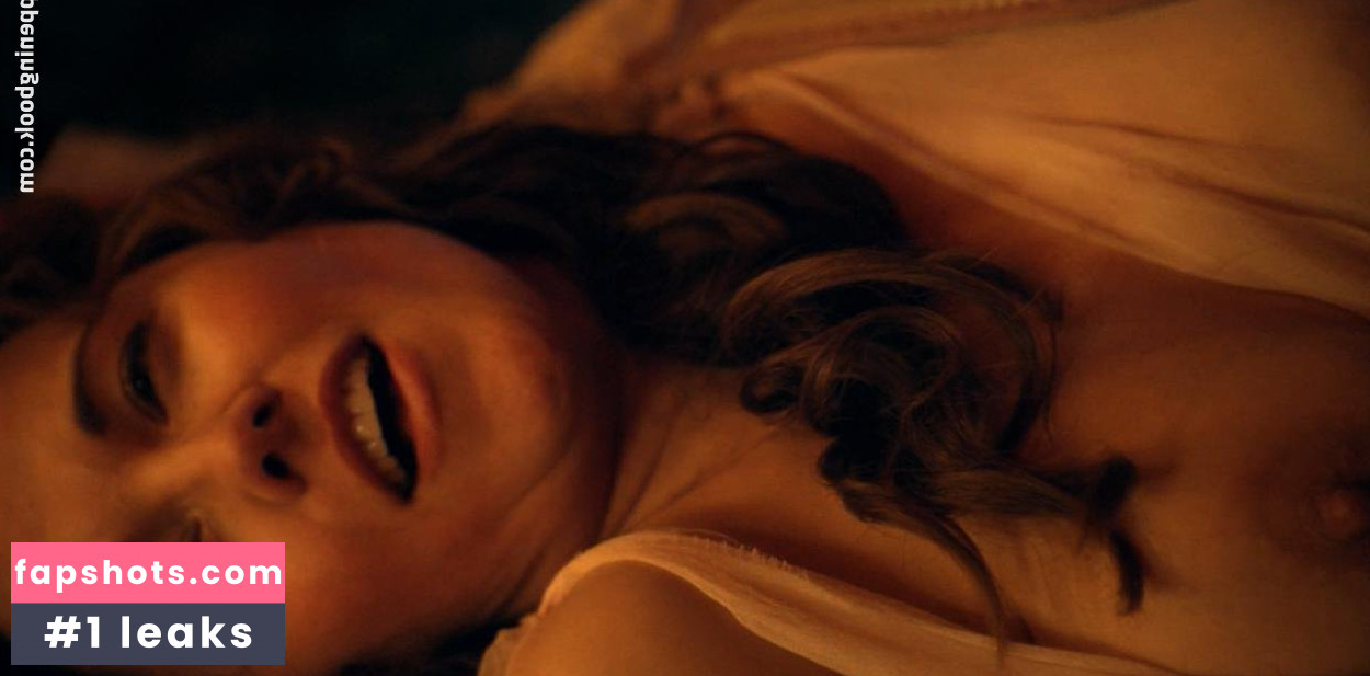 Lucy Lawless gallery photo #109