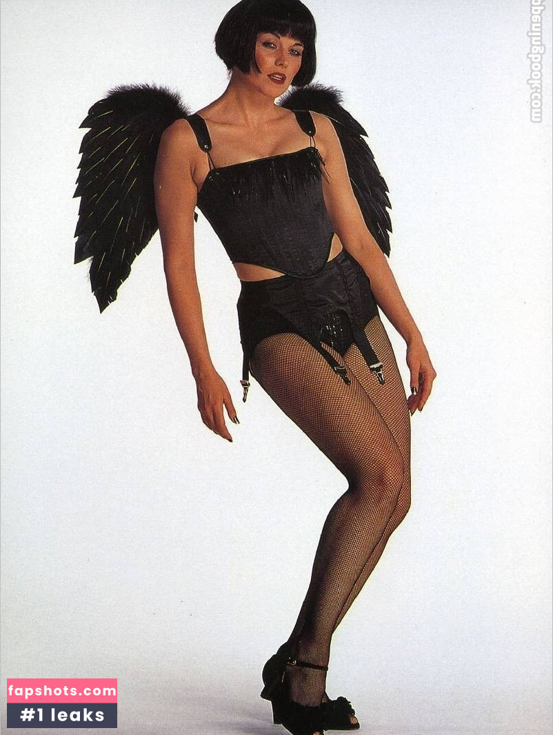 Lucy Lawless gallery photo #24