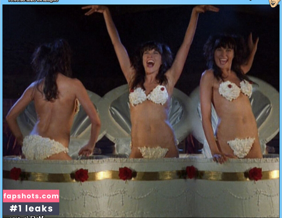 Lucy Lawless gallery photo #5