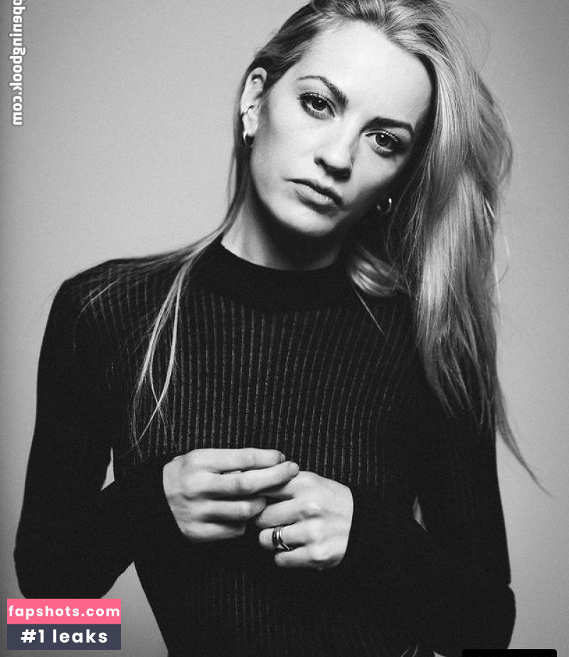 Lucy Martin gallery photo #6