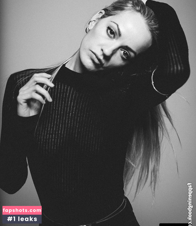 Lucy Martin gallery photo #7