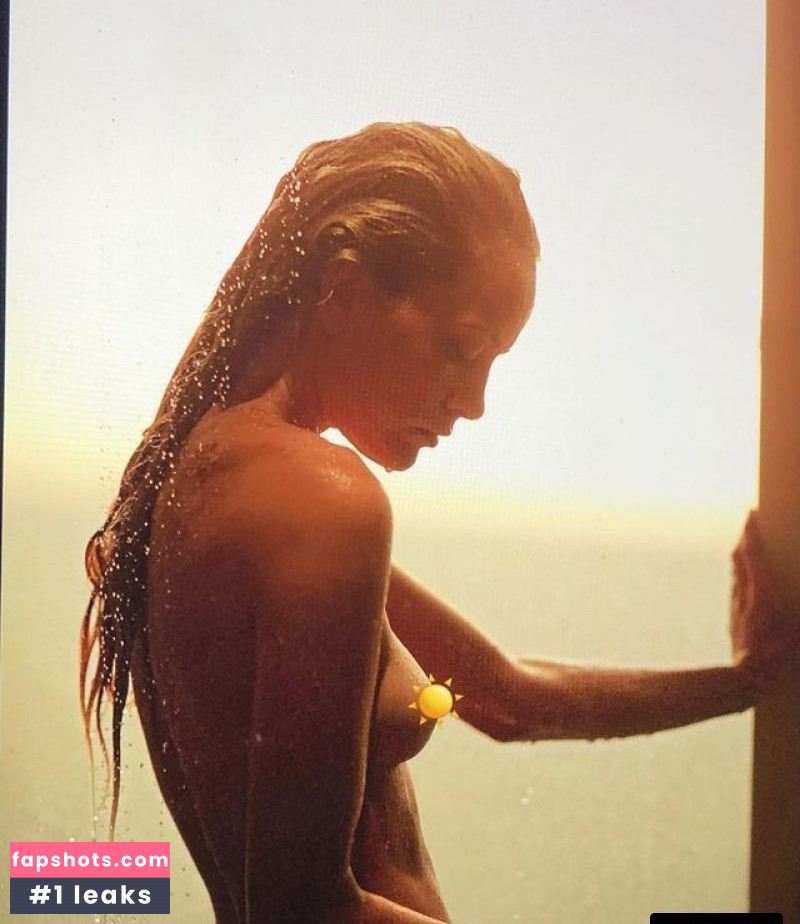 Lucy Martin gallery photo #9