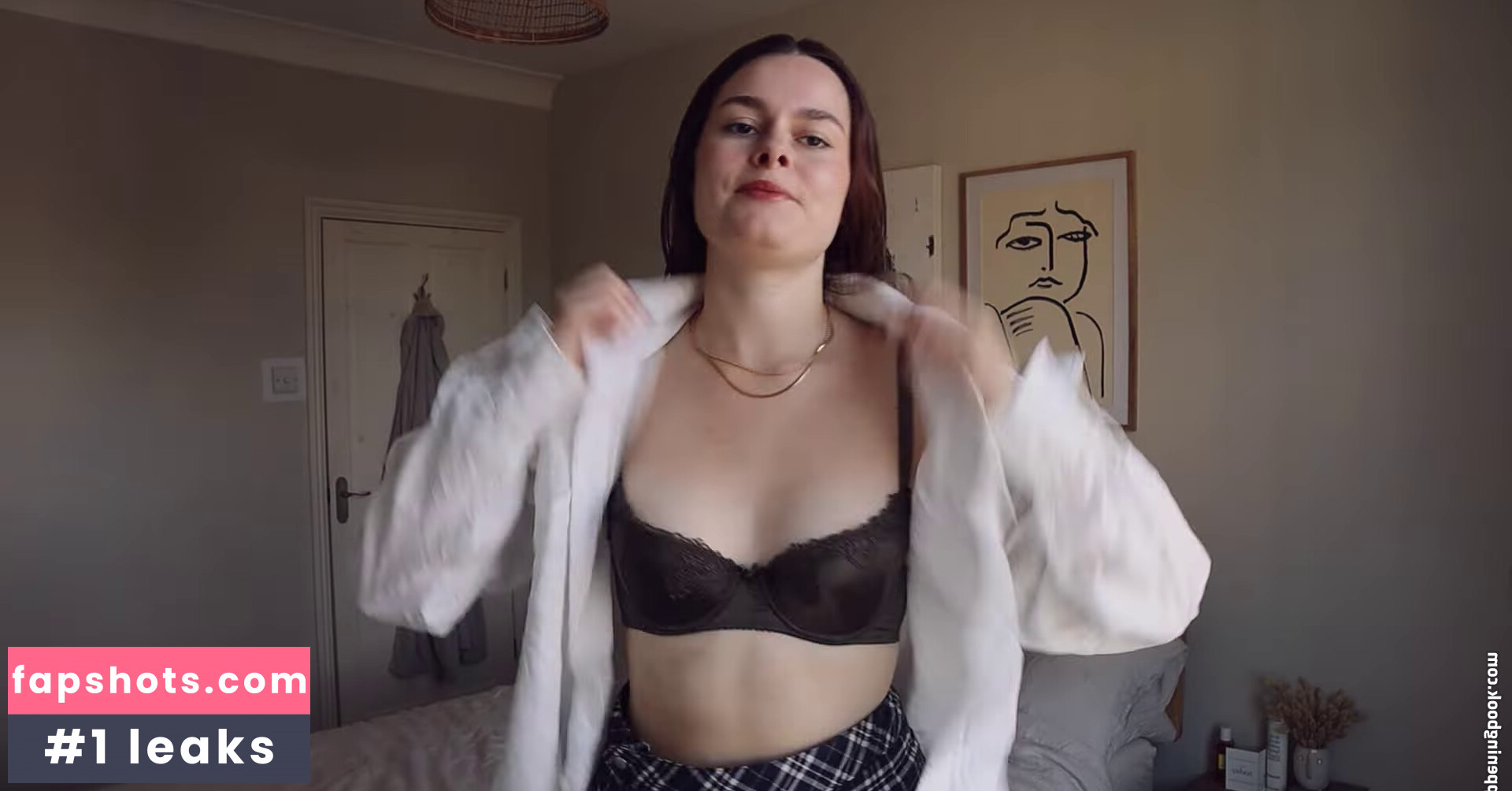 Lucy Moon gallery photo #15